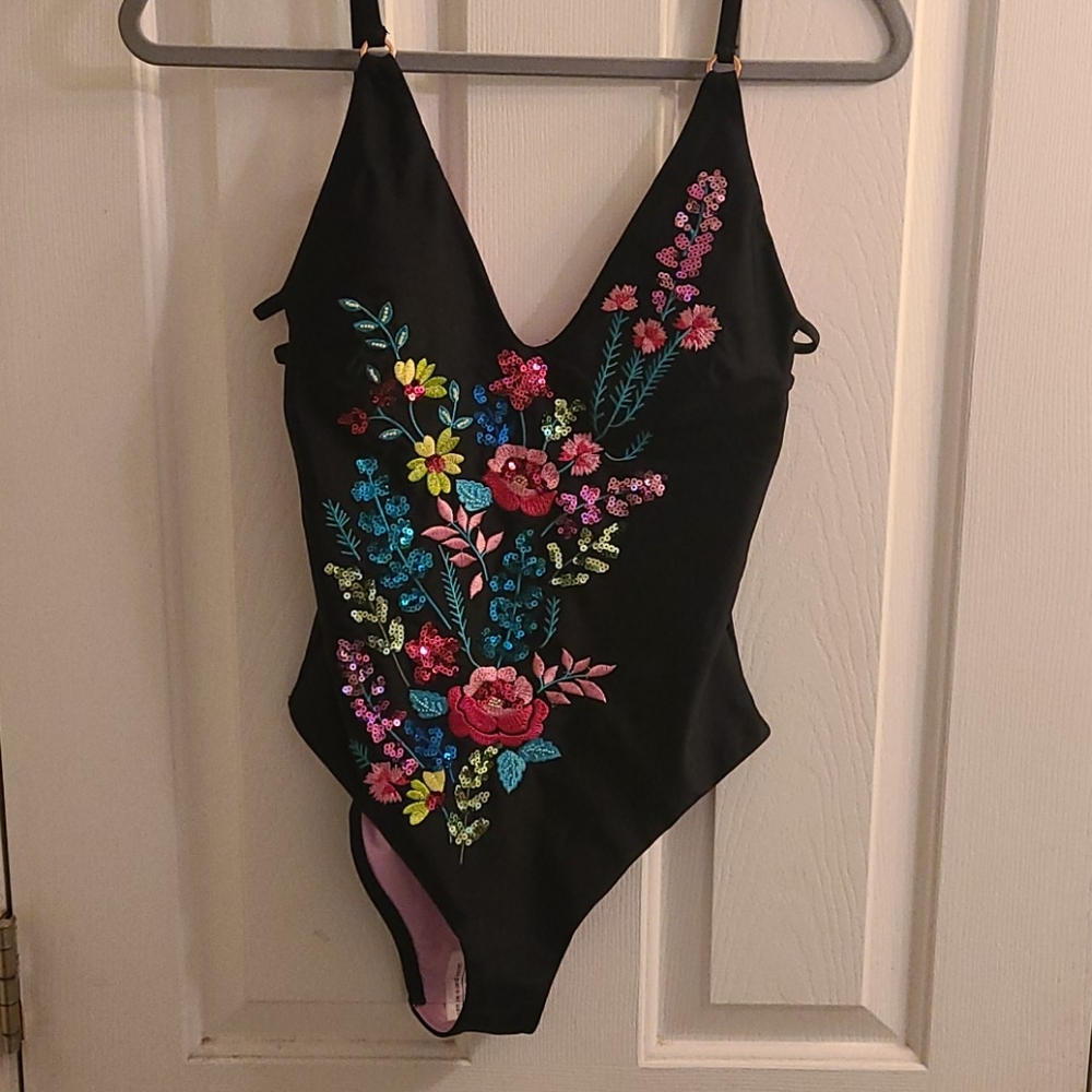 Nanette Lepore one piece swim suit NWT size 6